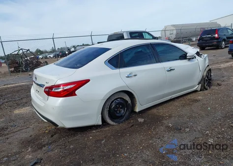 2017 Nissan Altima 2.5 Sv z USA, uszkodzony, nr VIN 1N4AL3AP0HC484647